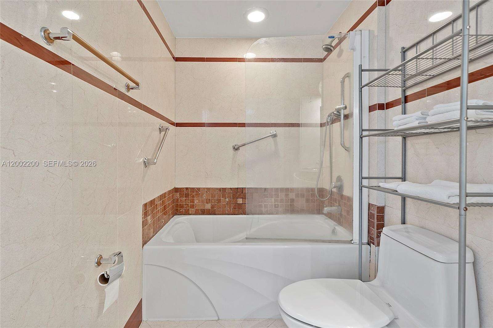 Cosmopolitan at 110 Washington Ave, Miami Beach, FL 33139 - For Rent photo 13