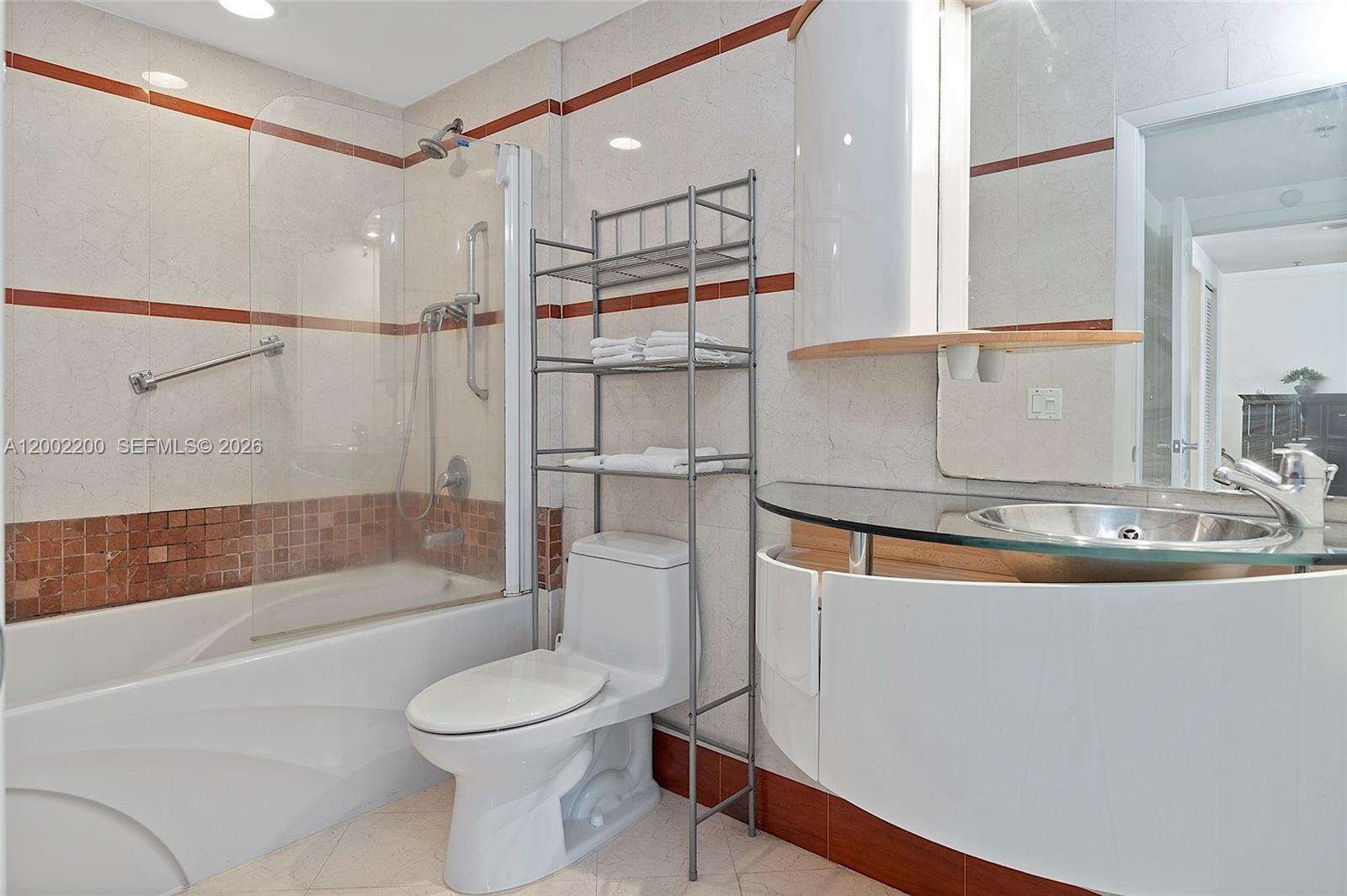 Cosmopolitan at 110 Washington Ave, Miami Beach, FL 33139 - For Rent photo 19