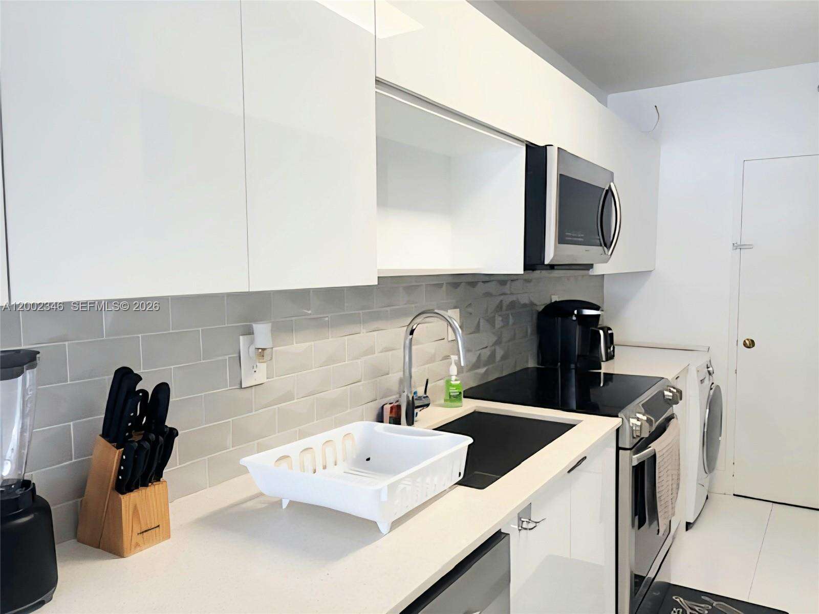 Decoplage at 100 Lincoln Rd, Miami Beach, FL 33139 - For Rent photo 8