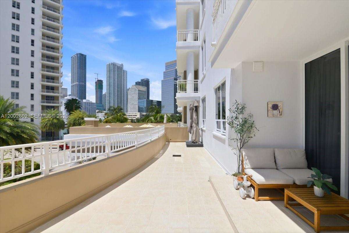 Courts Brickell Key at 801 Brickell Key Blvd, Miami, FL 33131 - For Rent photo 2