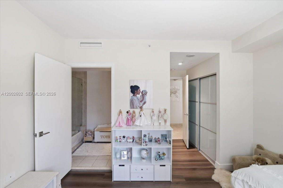 Courts Brickell Key at 801 Brickell Key Blvd, Miami, FL 33131 - For Rent photo 19