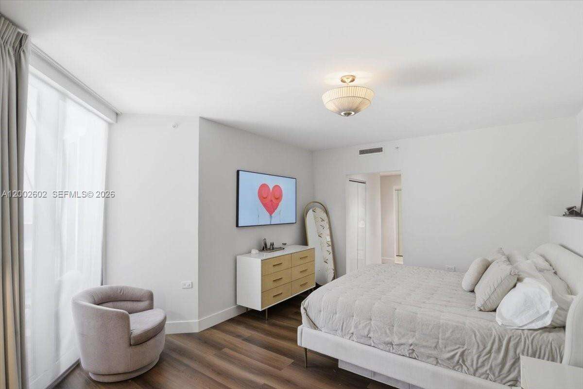 Courts Brickell Key at 801 Brickell Key Blvd, Miami, FL 33131 - For Rent photo 20