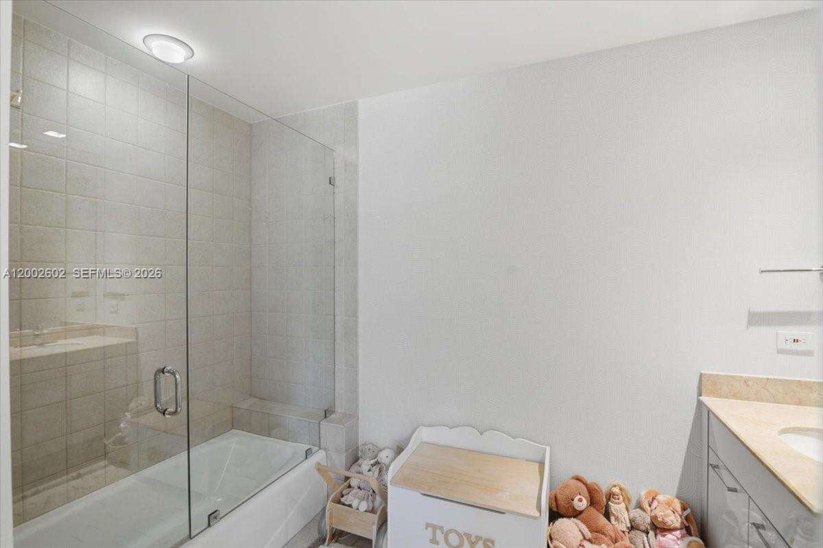 Courts Brickell Key at 801 Brickell Key Blvd, Miami, FL 33131 - For Rent photo 36
