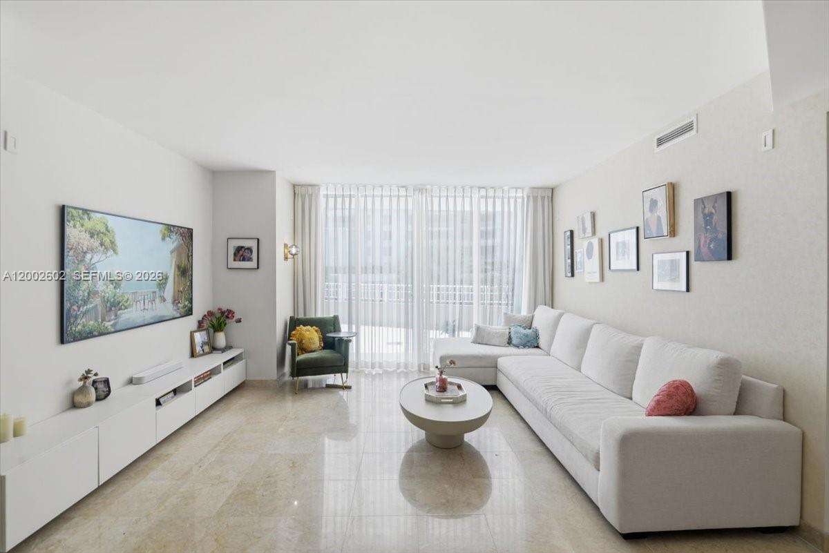 Courts Brickell Key at 801 Brickell Key Blvd, Miami, FL 33131 - For Rent photo 7