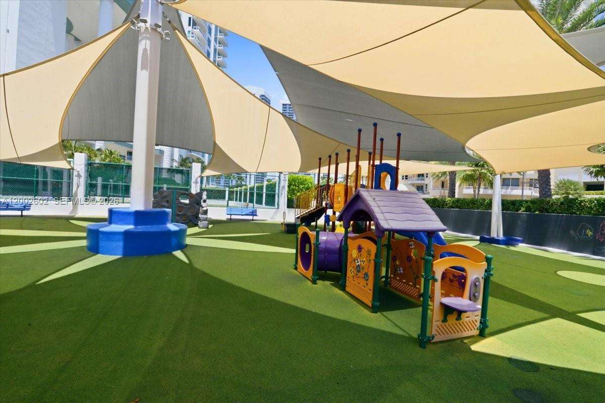 Courts Brickell Key at 801 Brickell Key Blvd, Miami, FL 33131 - For Rent photo 78