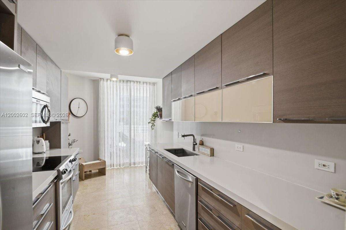 Courts Brickell Key at 801 Brickell Key Blvd, Miami, FL 33131 - For Rent photo 9