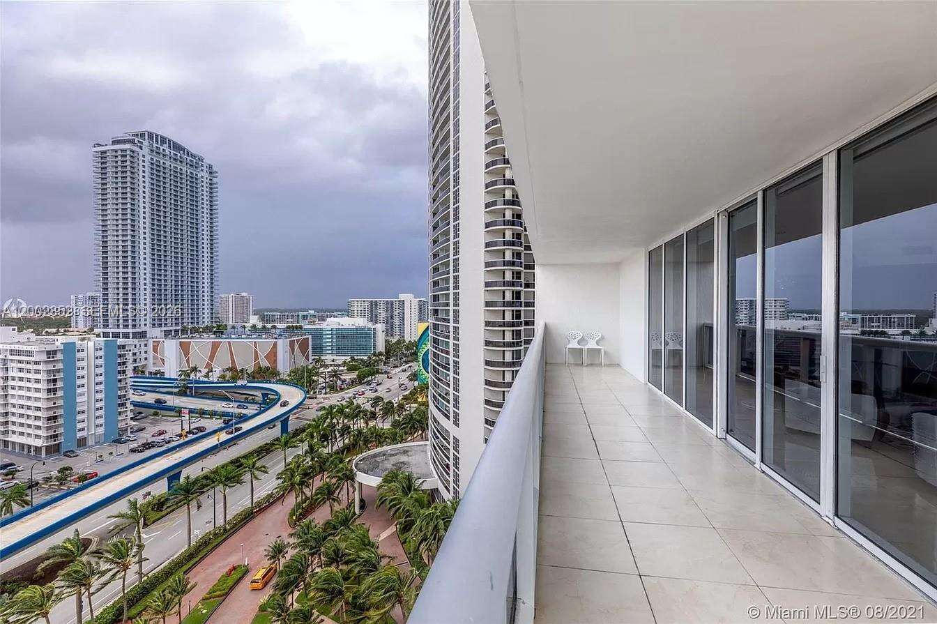 The Beach Club Two at 1830 Ocean Dr, Hallandale Beach, FL 33009 - For Rent photo 2