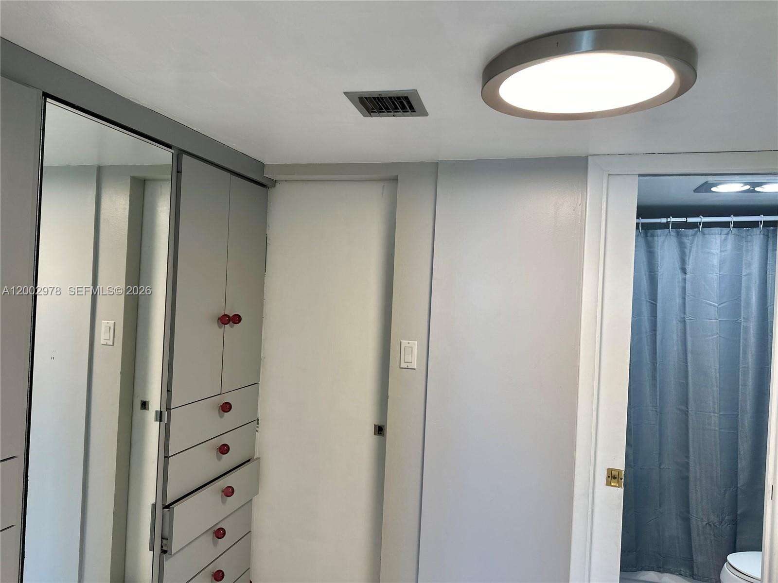 Arlen House at 100 Bayview Dr, Sunny Isles Beach, FL 33160 - For Rent photo 27