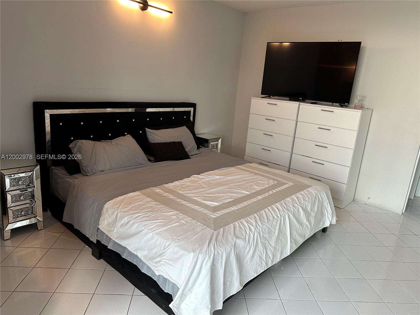 Arlen House at 100 Bayview Dr, Sunny Isles Beach, FL 33160 - For Rent photo 30