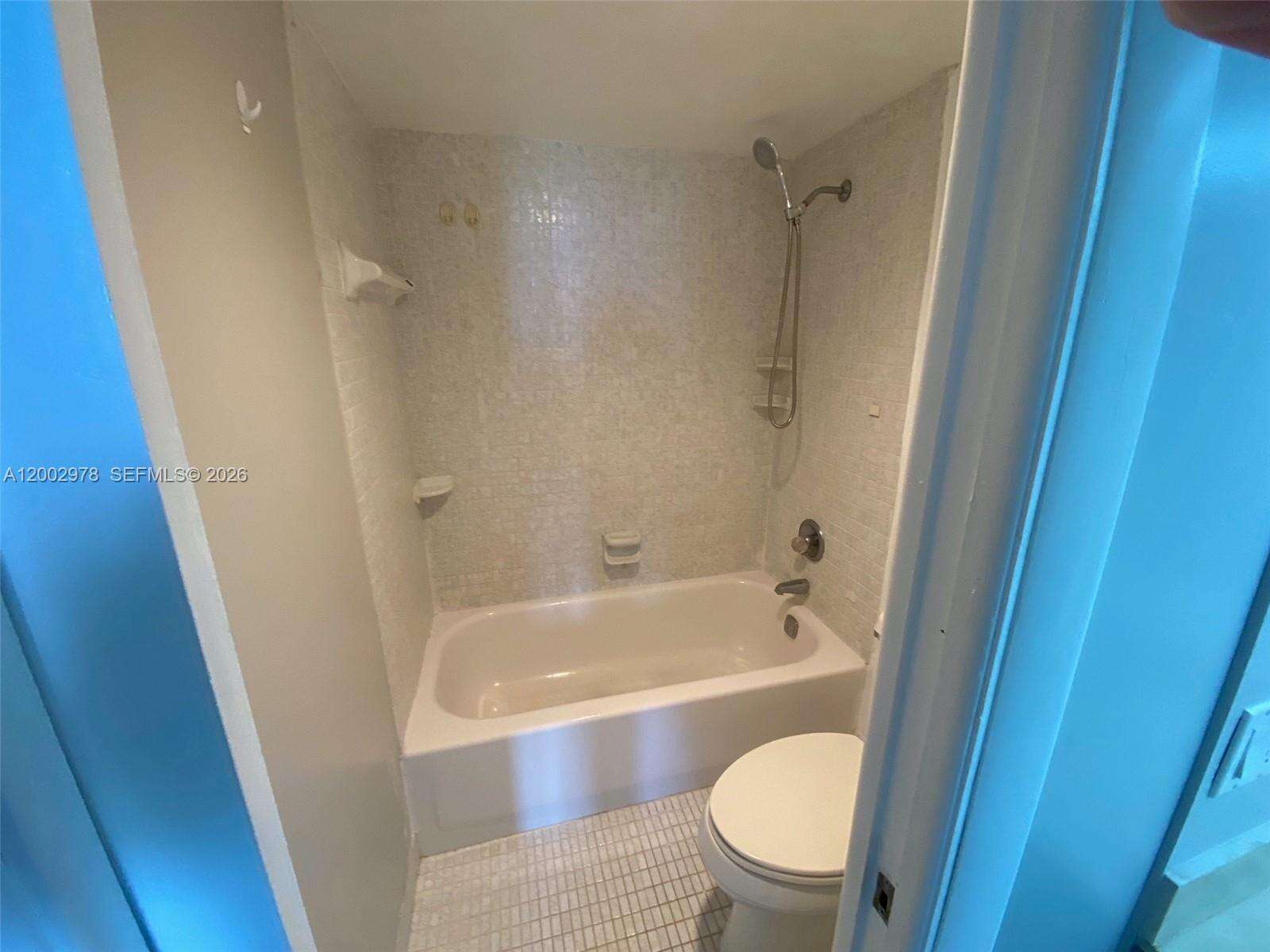 Arlen House at 100 Bayview Dr, Sunny Isles Beach, FL 33160 - For Rent photo 32