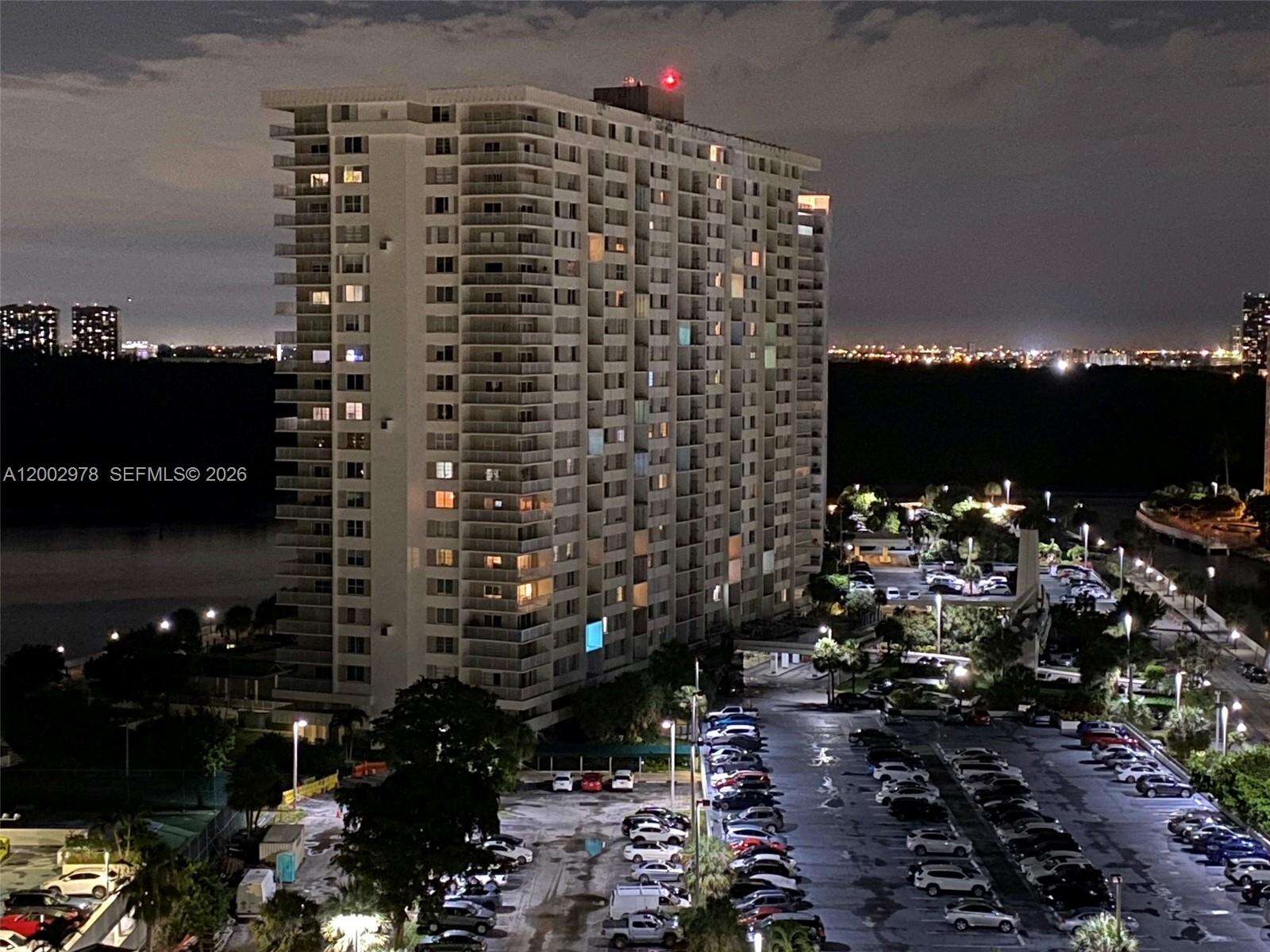 Arlen House at 100 Bayview Dr, Sunny Isles Beach, FL 33160 - For Rent photo 40