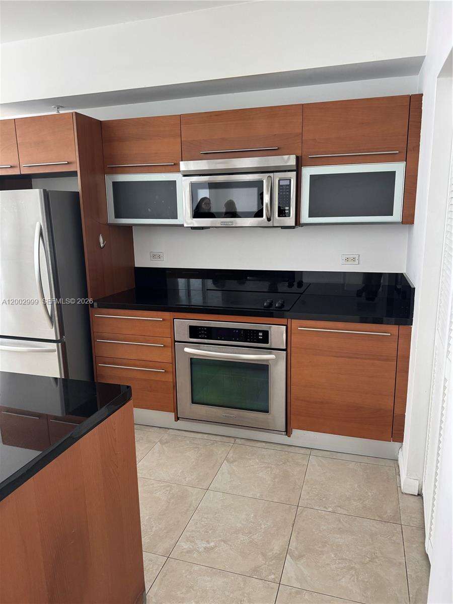Vizcayne South at 253 2 St, Miami, FL 33132 - For Rent photo 2