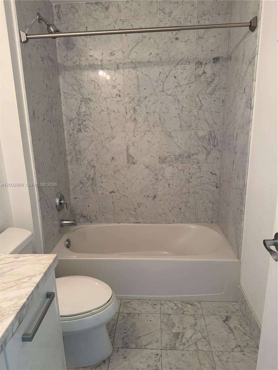 Vizcayne South at 253 2 St, Miami, FL 33132 - For Rent photo 9