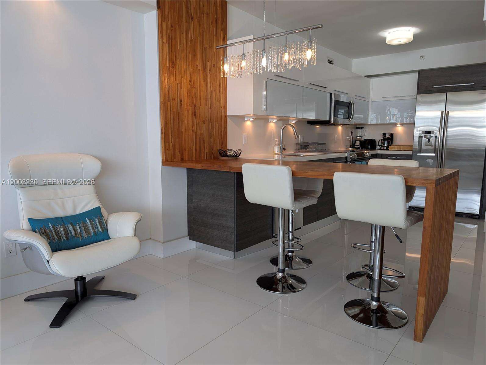 Decoplage at 100 Lincoln Rd, Miami Beach, FL 33139 - For Rent photo 3