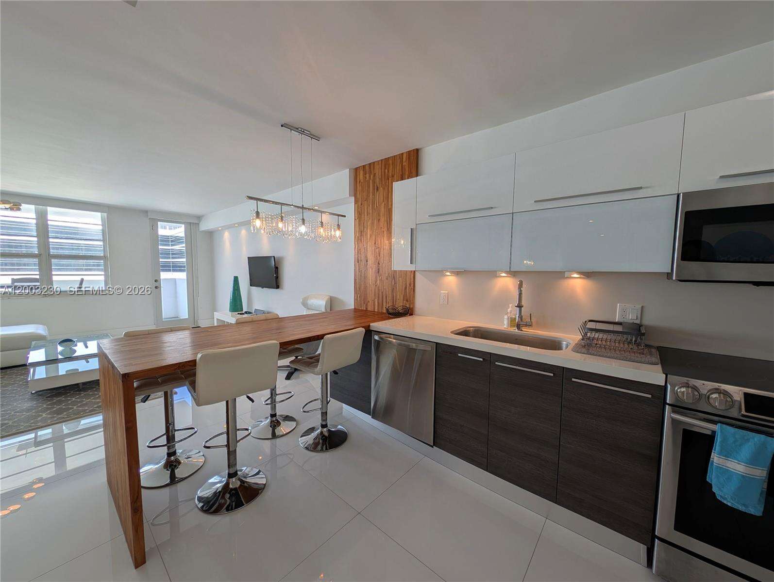 Decoplage at 100 Lincoln Rd, Miami Beach, FL 33139 - For Rent photo 5