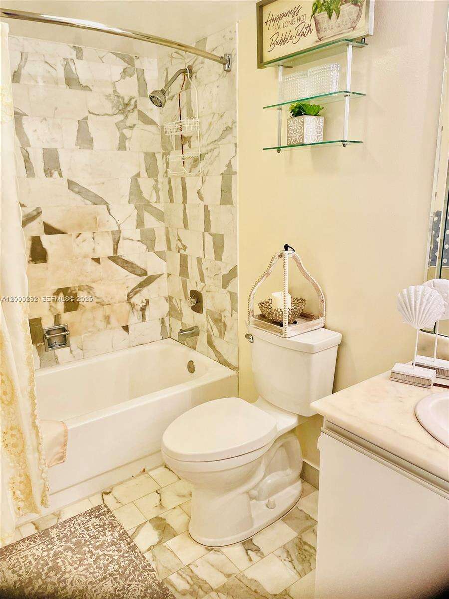 Club Atlantis at 2555 Collins Ave, Miami Beach, FL 33140 - For Rent photo 10