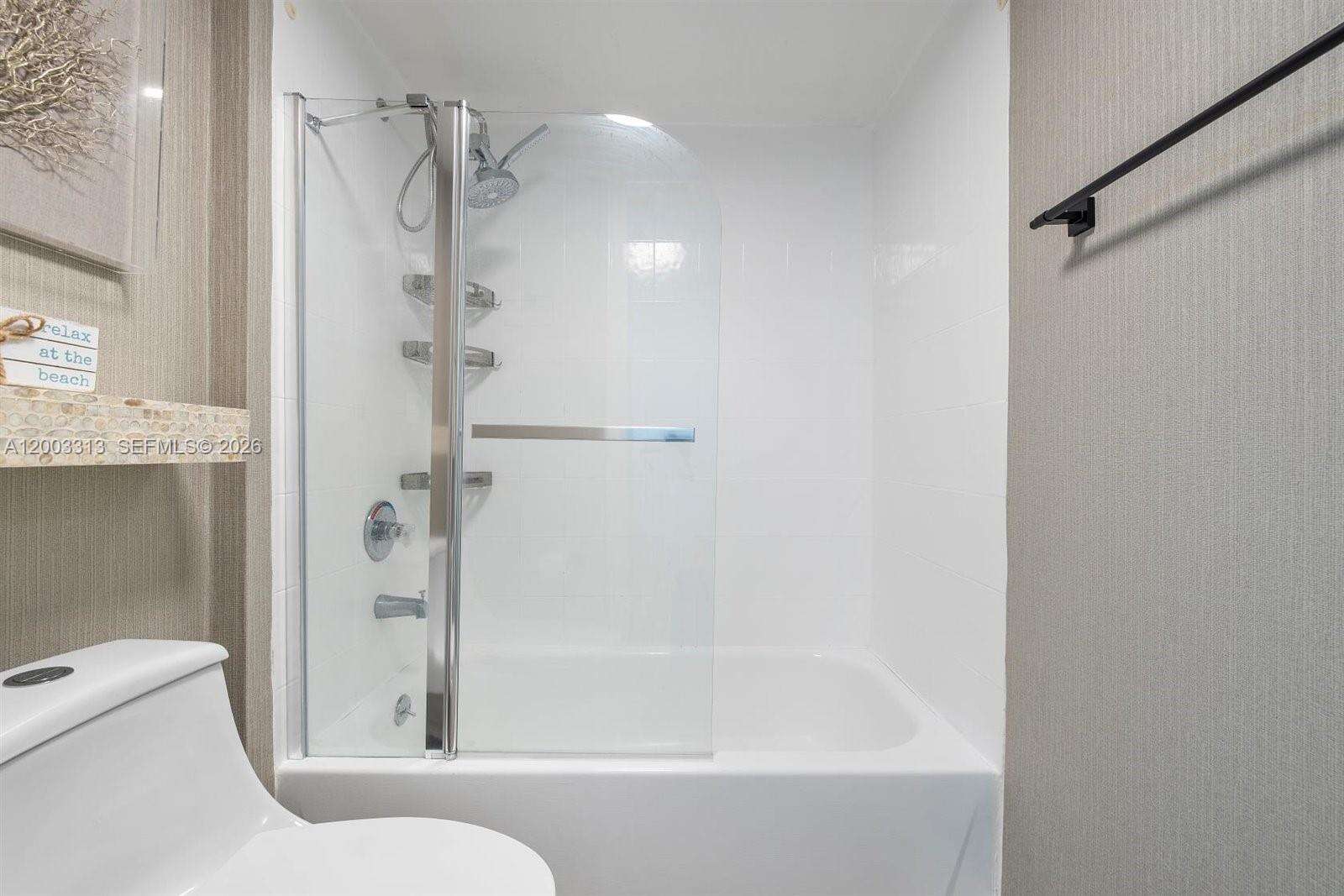 Roney Palace at 2301 Collins Ave, Miami Beach, FL 33139 - For Rent photo 18