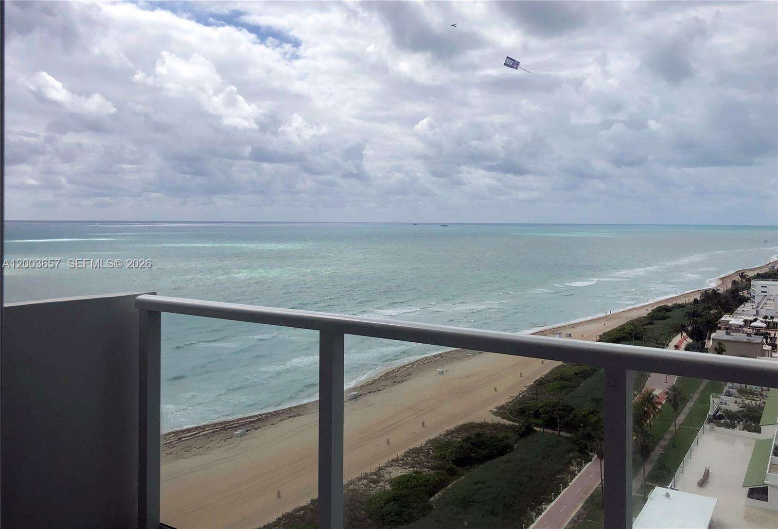 Arlen Beach at 5701 Collins Ave, Miami Beach, FL 33140 - For Rent photo 5