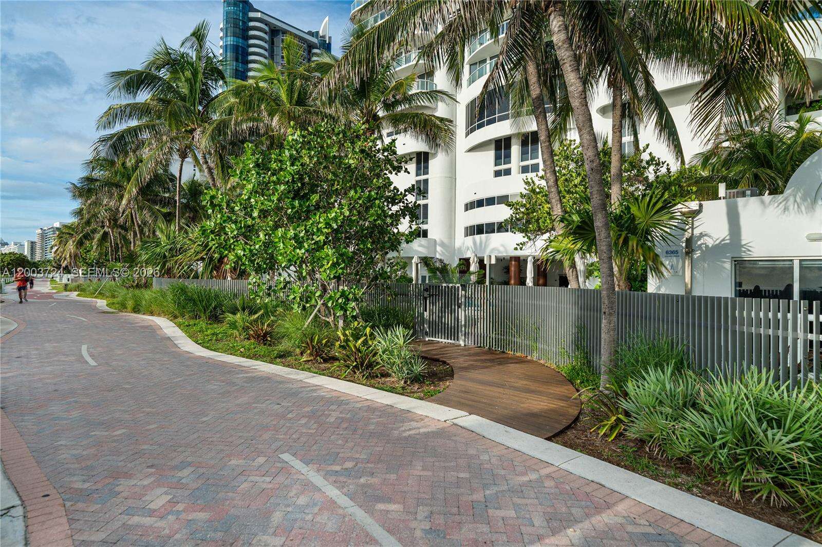 Akoya at 6365 Collins Ave, Miami Beach, FL 33141 - For Rent photo 28