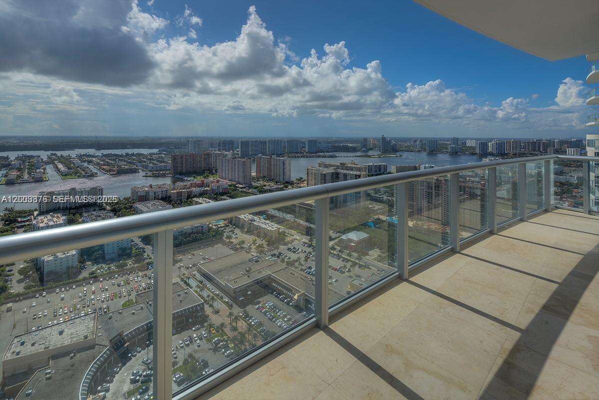Jade Beach at 17001 Collins Ave, Sunny Isles Beach, FL 33160 - For Rent photo 17