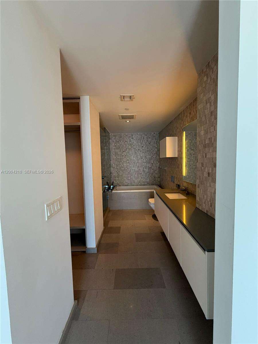 Reach Brickell at 68 6 St, Miami, FL 33131 - For Rent photo 6