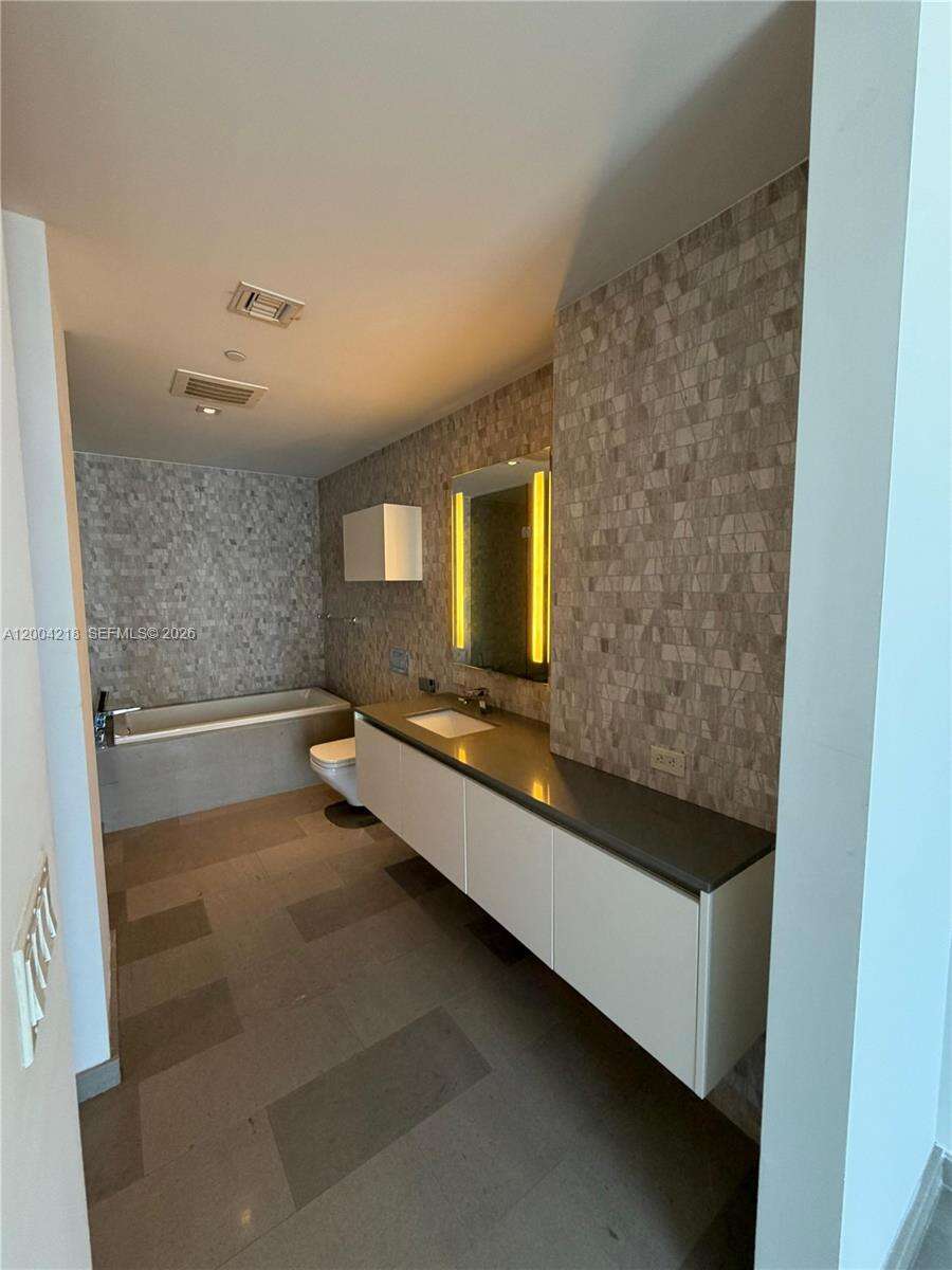Reach Brickell at 68 6 St, Miami, FL 33131 - For Rent photo 7