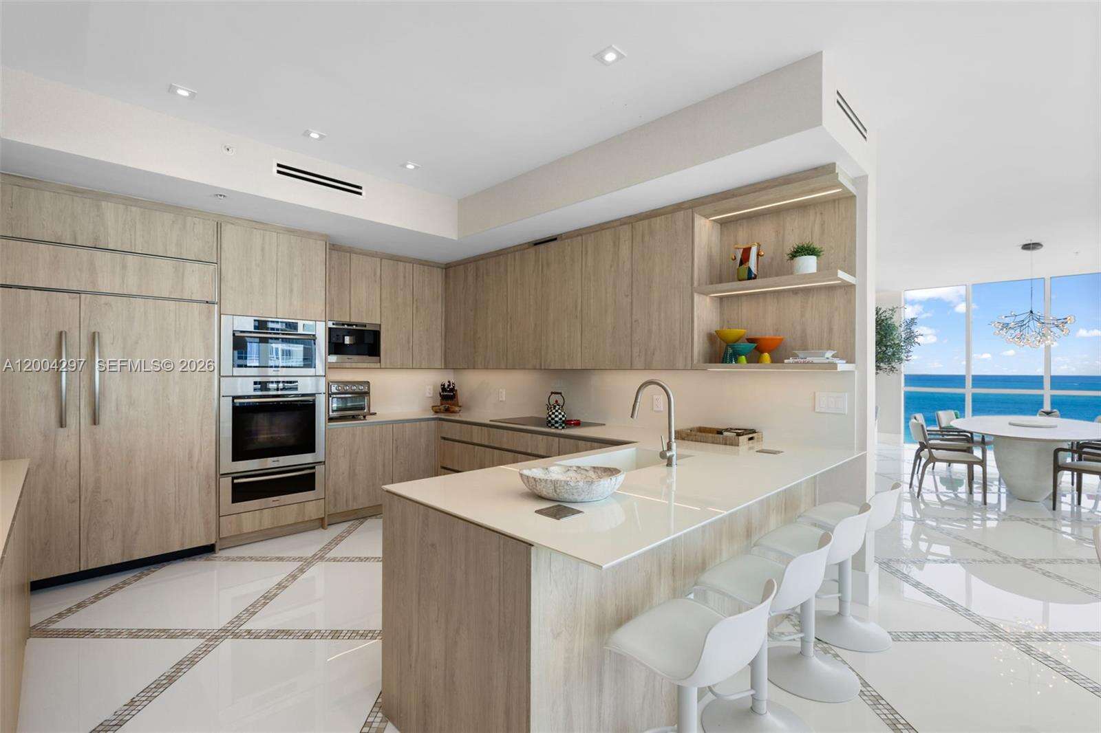 Continuum North Tower at 50 Pointe Dr, Miami Beach, FL 33139 - For Rent photo 12