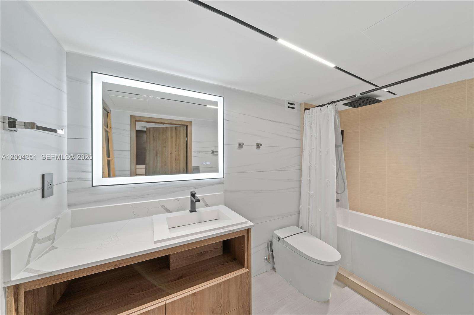 Roney Palace at 2301 Collins Ave, Miami Beach, FL 33139 - For Rent photo 12