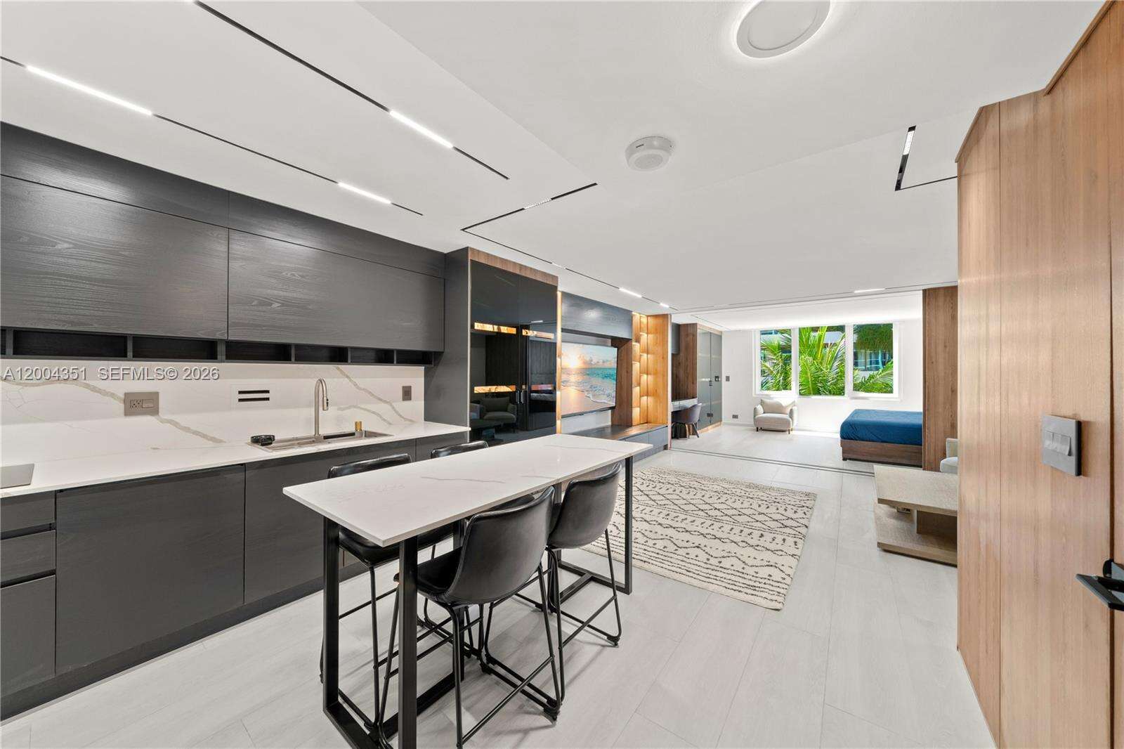 Roney Palace at 2301 Collins Ave, Miami Beach, FL 33139 - For Rent photo 4