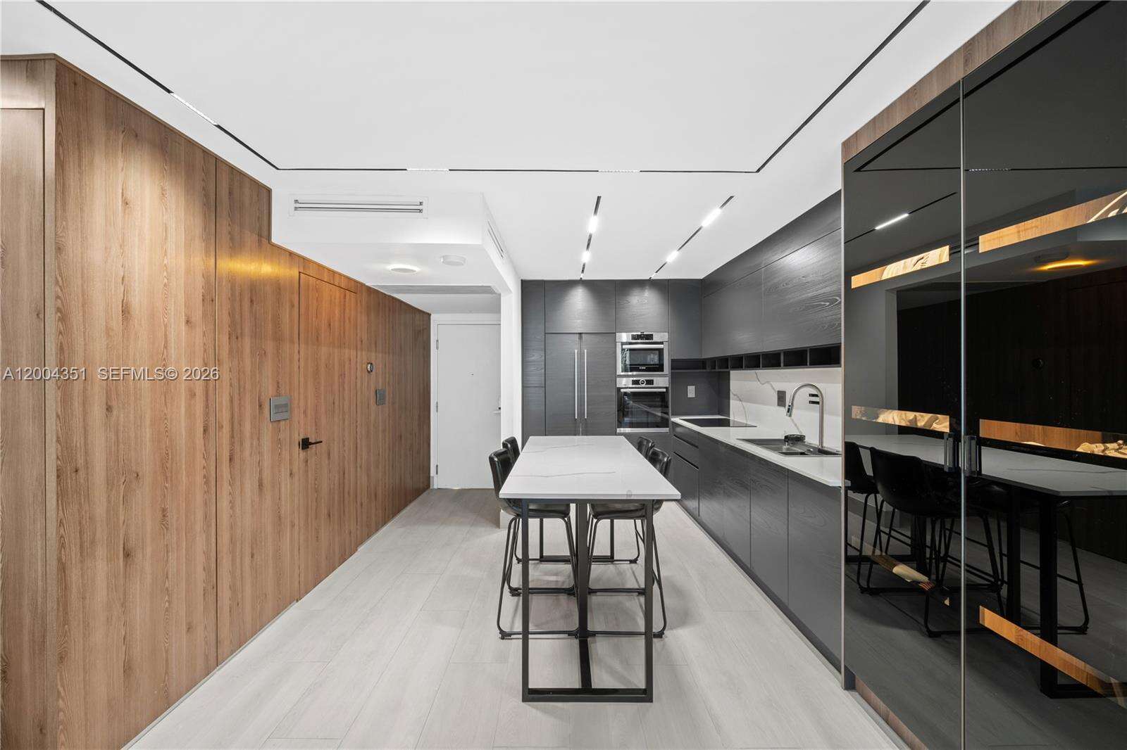 Roney Palace at 2301 Collins Ave, Miami Beach, FL 33139 - For Rent photo 6