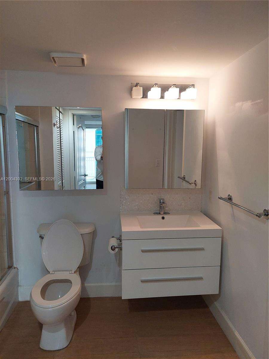 The Club At Brickell Bay at 1200 Brickell Bay Dr, Miami, FL 33131 - For Rent photo 21