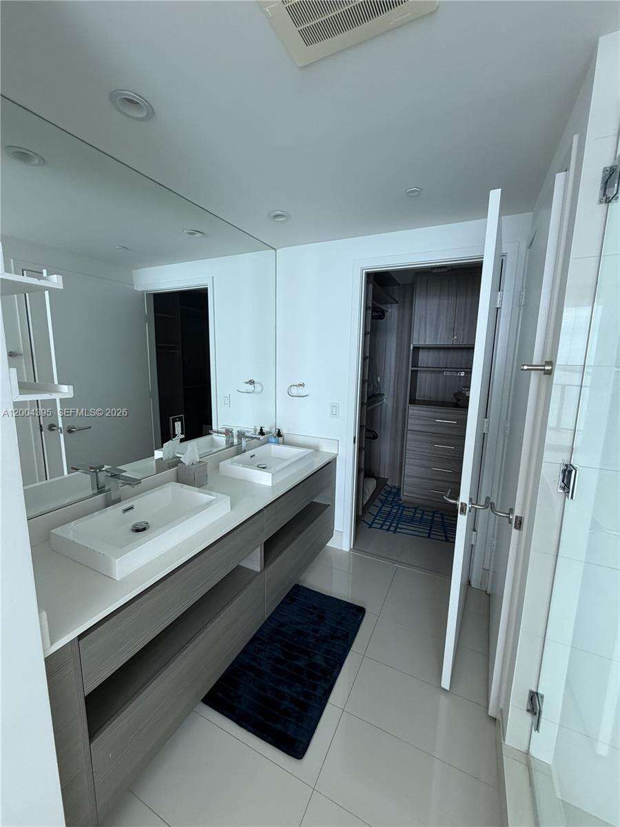 Icon Bay at 460 28 St, Miami, FL 33137 - For Rent photo 6