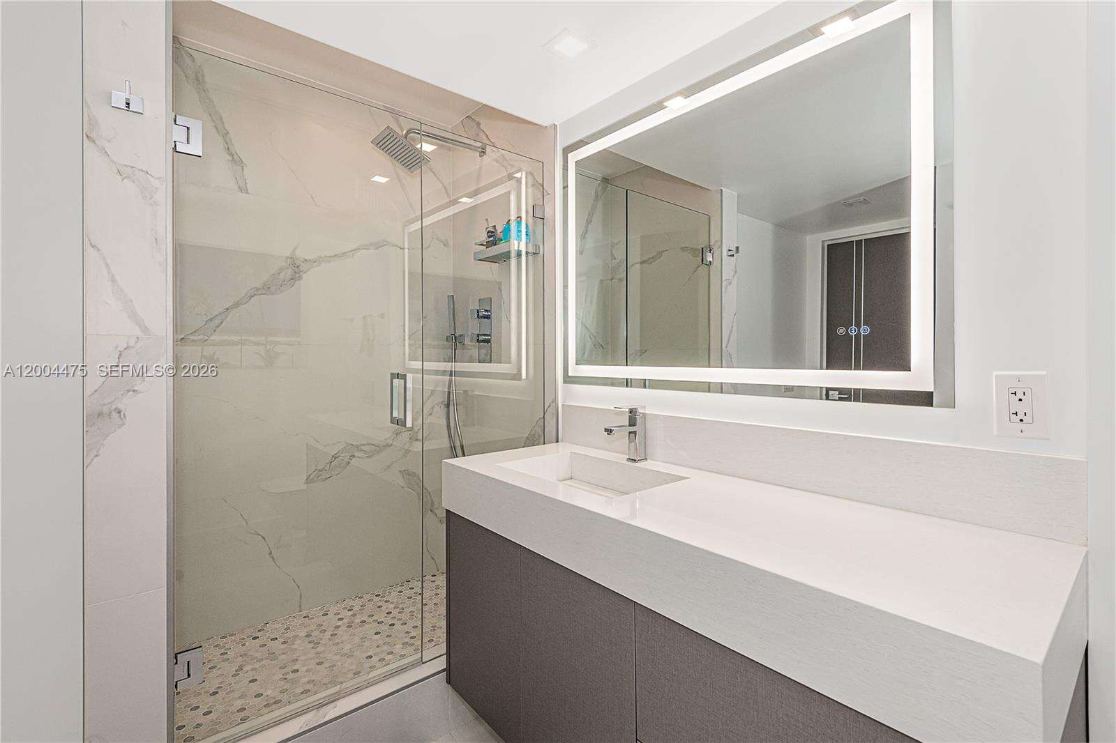 Roney Palace at 2301 Collins Ave, Miami Beach, FL 33139 - For Rent photo 19