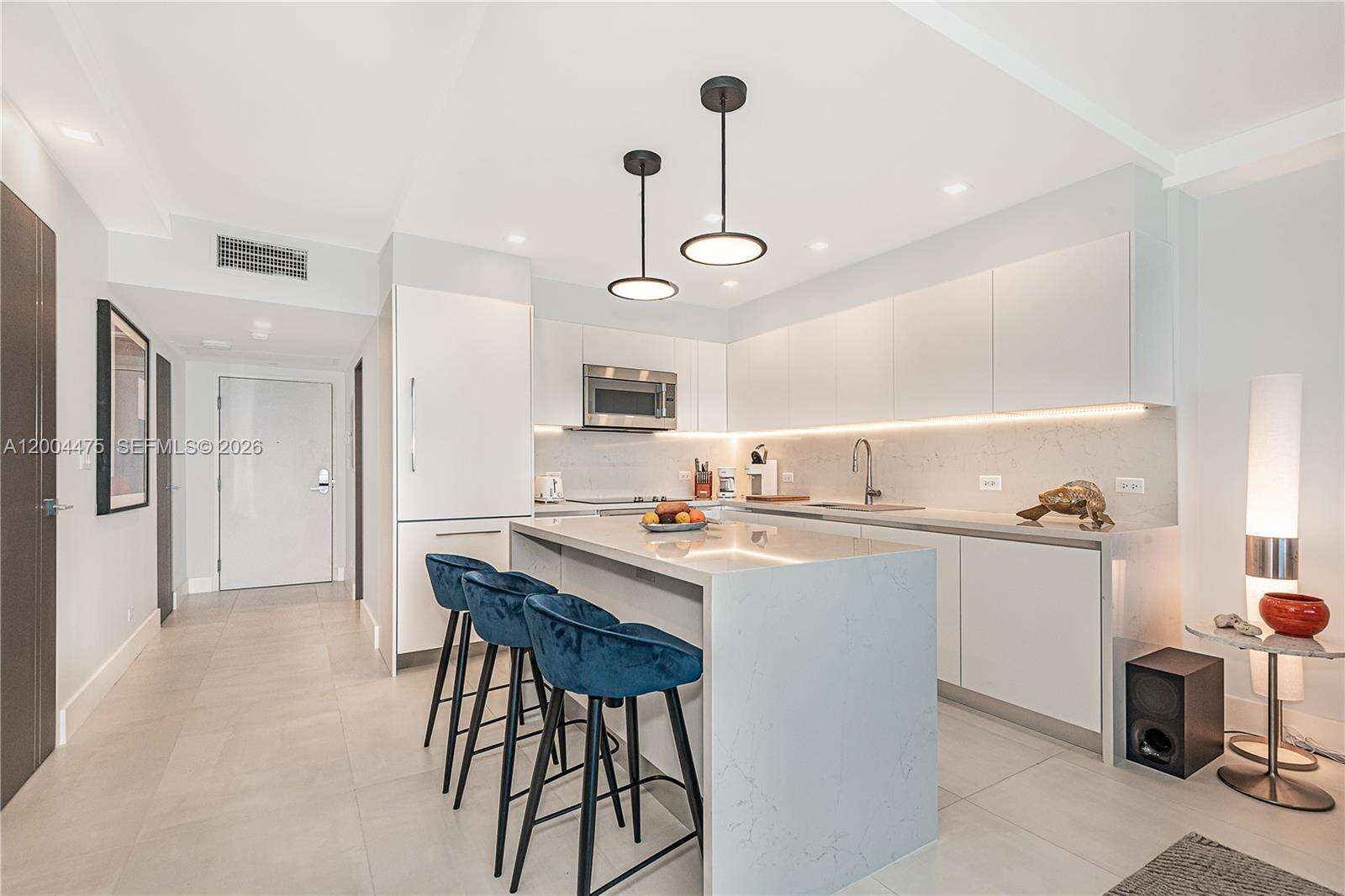 Roney Palace at 2301 Collins Ave, Miami Beach, FL 33139 - For Rent photo 9