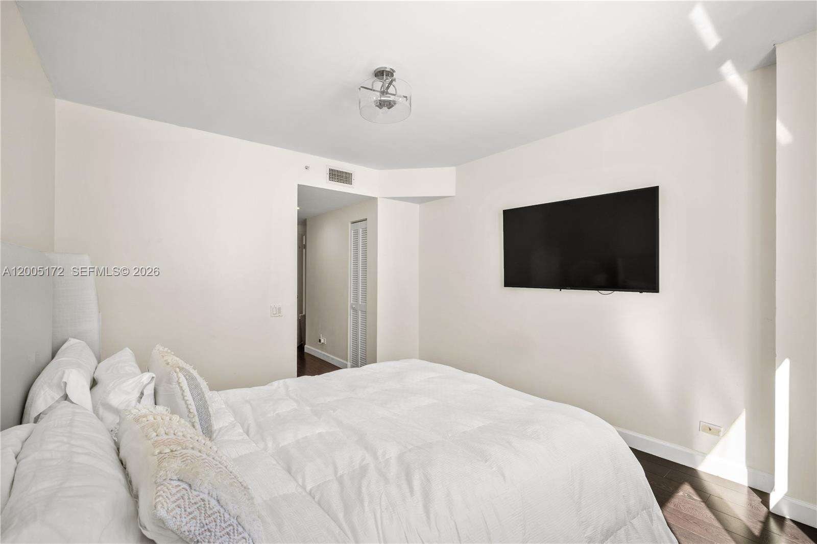 Courvoisier Courts at 701 Brickell Key Blvd, Miami, FL 33131 - For Rent photo 14