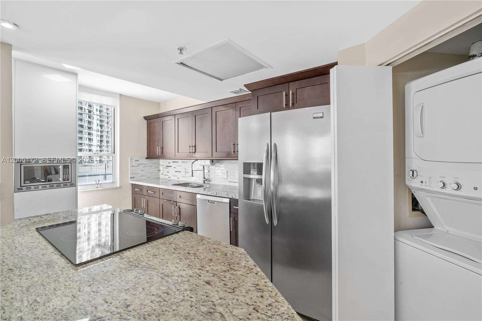 Courvoisier Courts at 701 Brickell Key Blvd, Miami, FL 33131 - For Rent photo 4