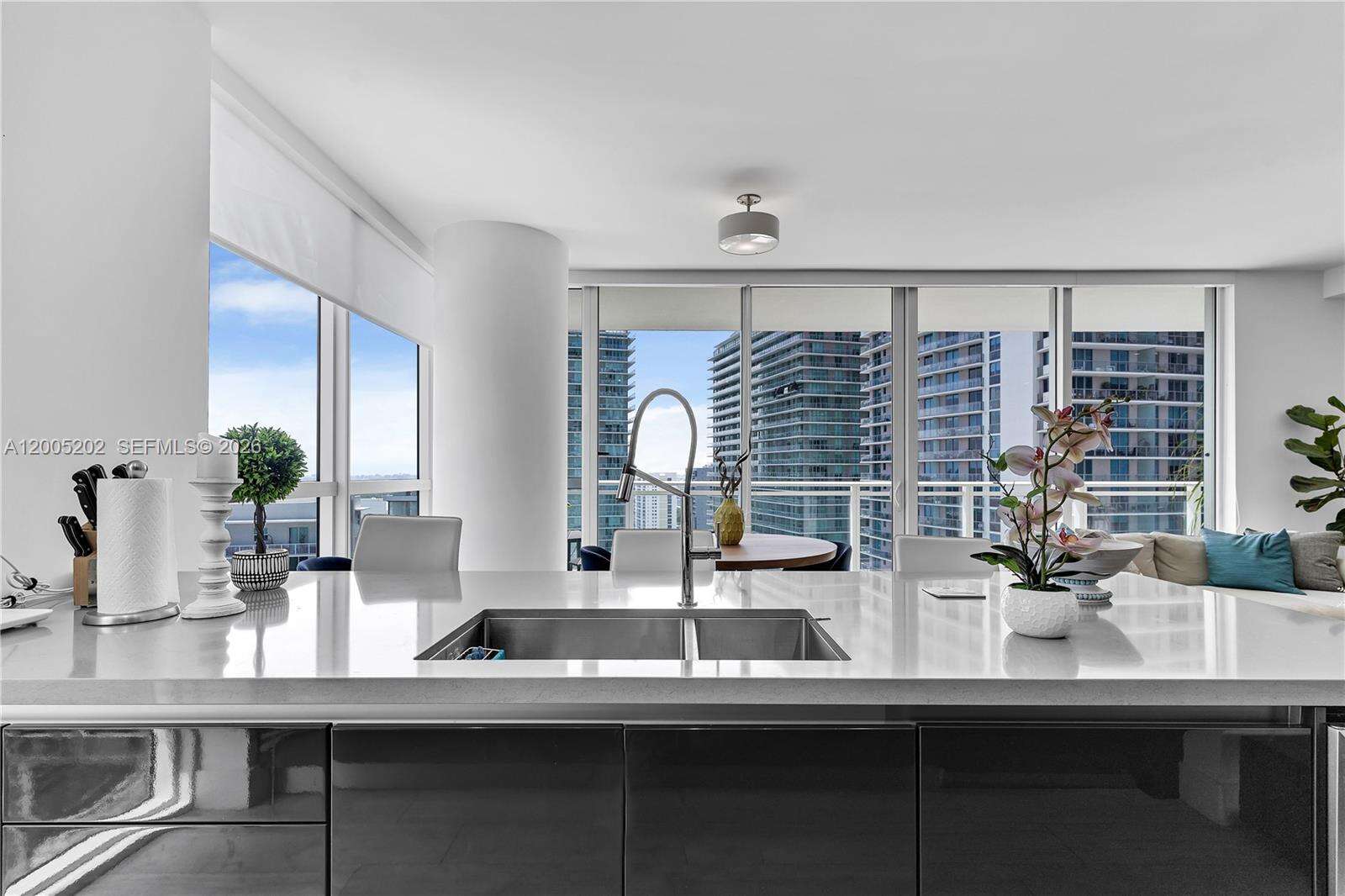 The Bond On Brickell at 1080 Brickell Ave, Miami, FL 33131 - For Rent photo 11