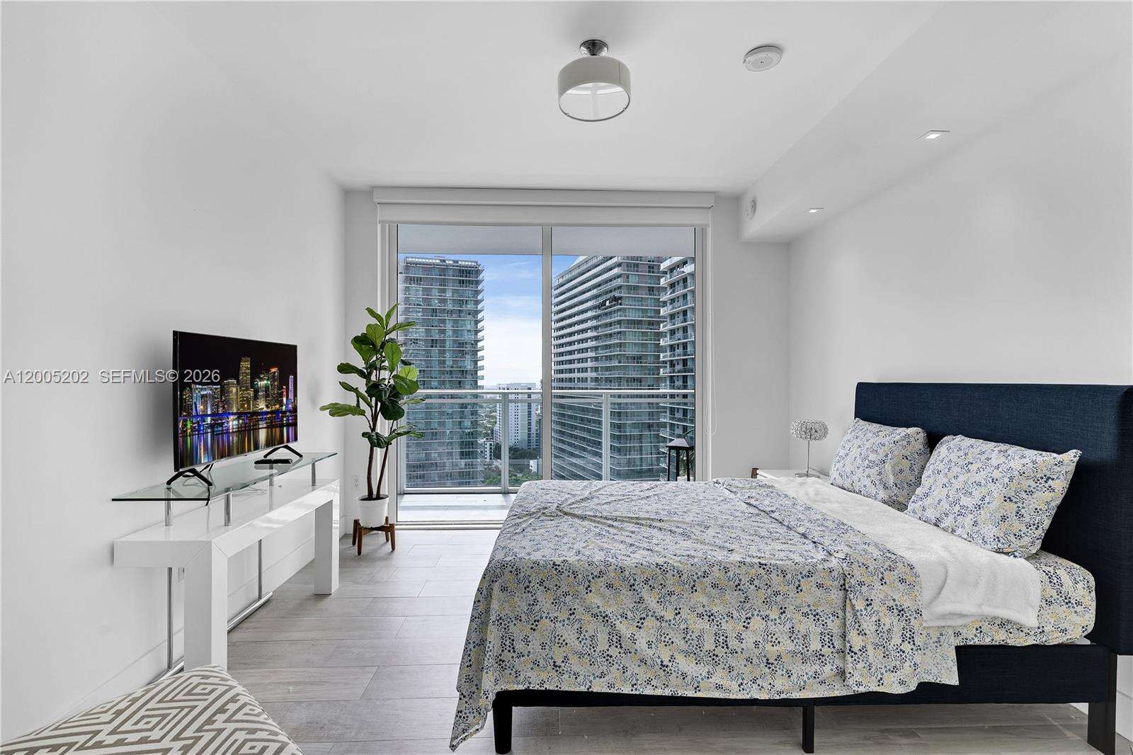 The Bond On Brickell at 1080 Brickell Ave, Miami, FL 33131 - For Rent photo 16