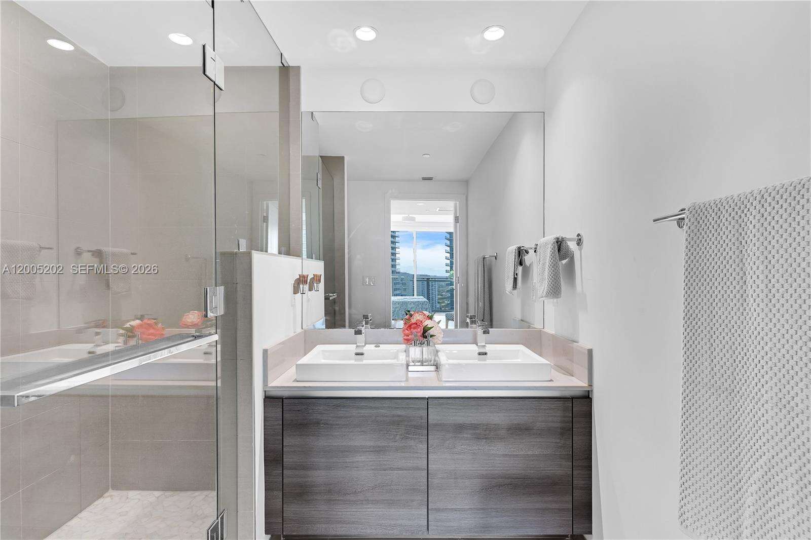 The Bond On Brickell at 1080 Brickell Ave, Miami, FL 33131 - For Rent photo 20