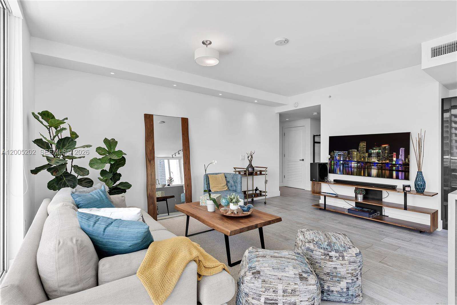 The Bond On Brickell at 1080 Brickell Ave, Miami, FL 33131 - For Rent photo 3