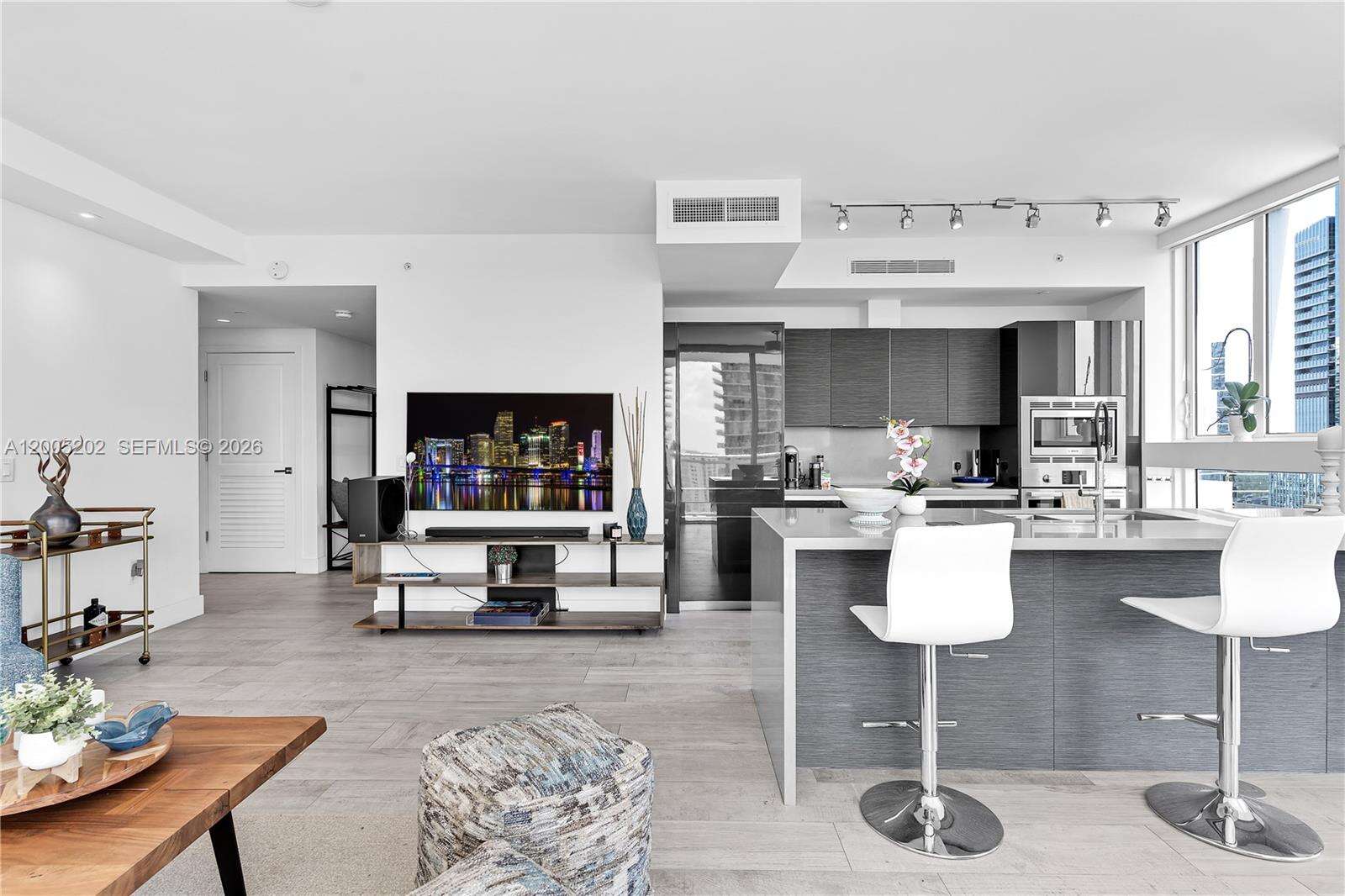 The Bond On Brickell at 1080 Brickell Ave, Miami, FL 33131 - For Rent photo 10