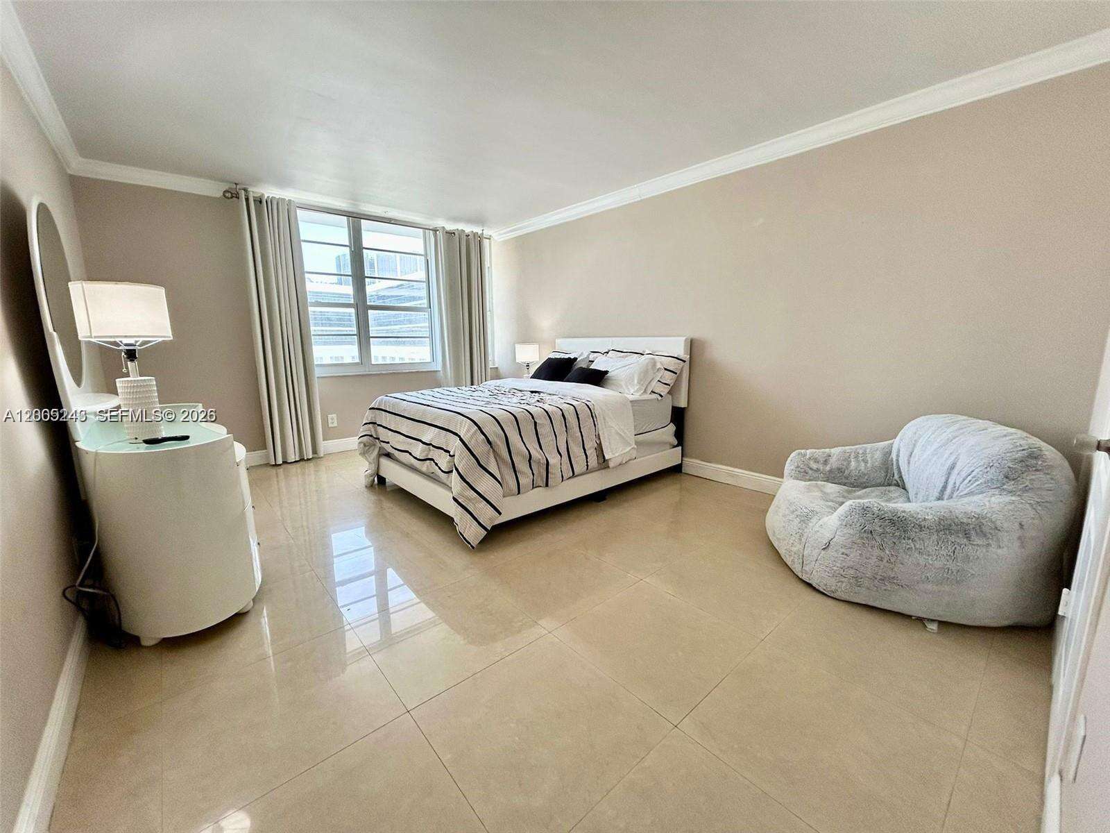 Decoplage at 100 Lincoln Rd, Miami Beach, FL 33139 - For Rent photo 6