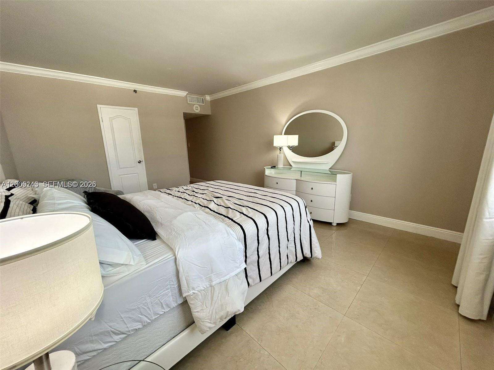 Decoplage at 100 Lincoln Rd, Miami Beach, FL 33139 - For Rent photo 7