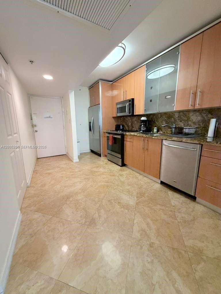Decoplage at 100 Lincoln Rd, Miami Beach, FL 33139 - For Rent photo 4