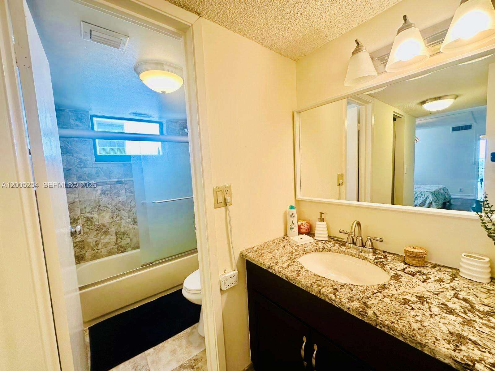 Oceanfront Plaza at 2625 Collins Ave, Miami Beach, FL 33140 - For Rent photo 8