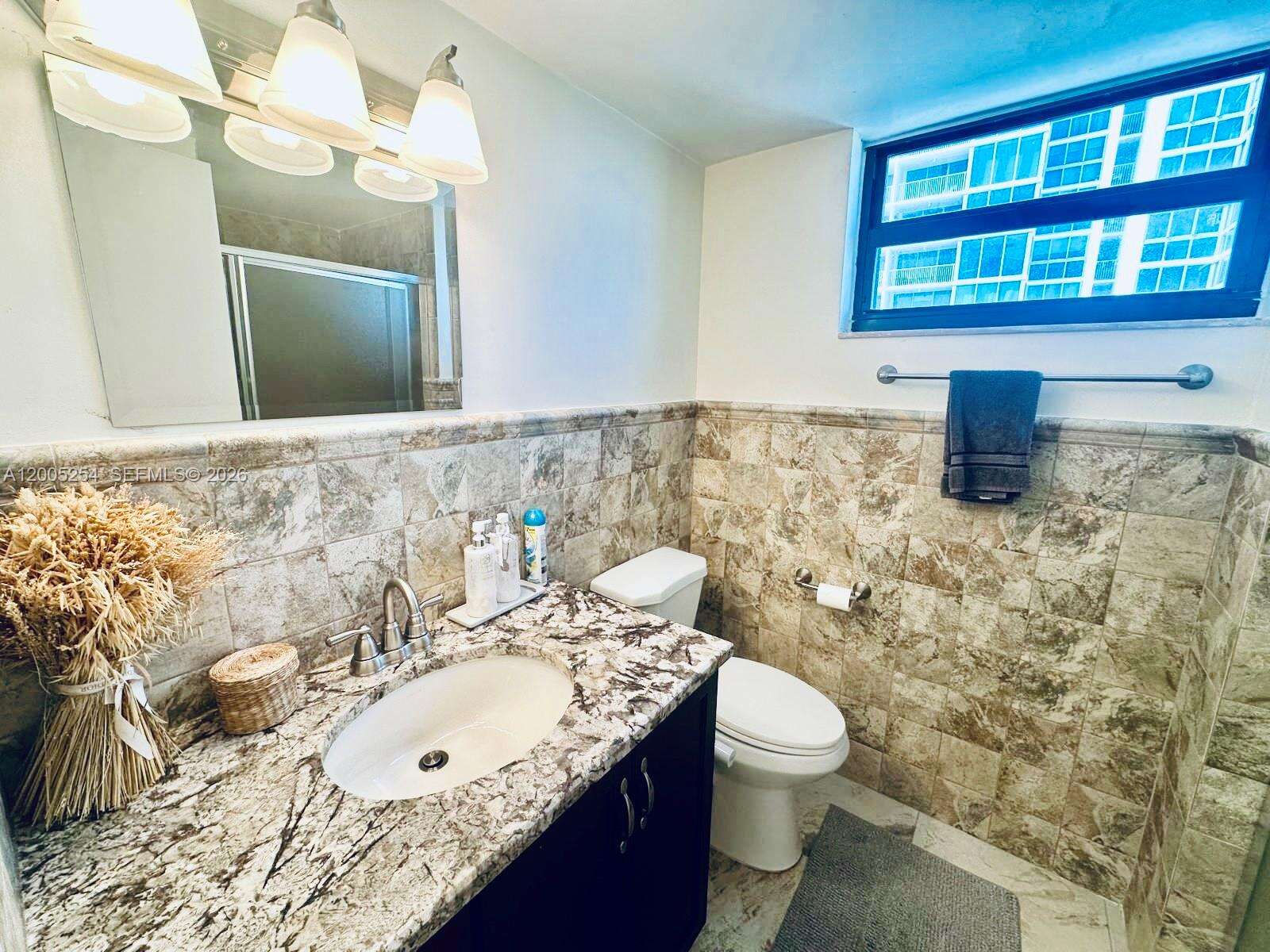 Oceanfront Plaza at 2625 Collins Ave, Miami Beach, FL 33140 - For Rent photo 10