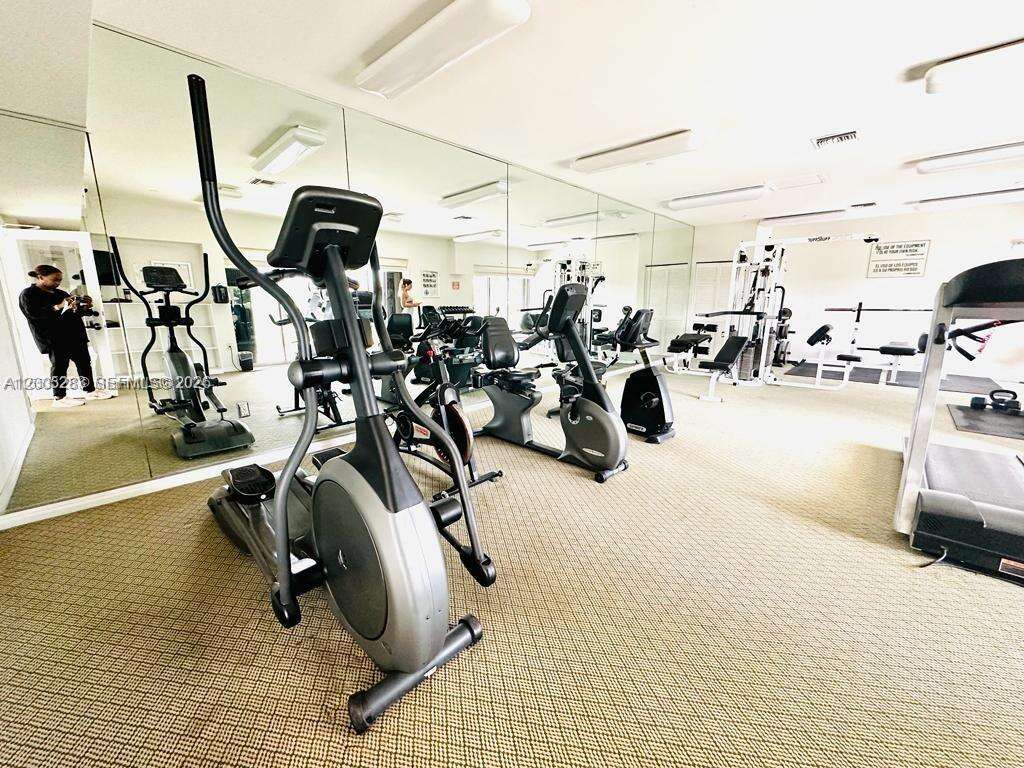 Oceanfront Plaza at 2625 Collins Ave, Miami Beach, FL 33140 - For Rent photo 22