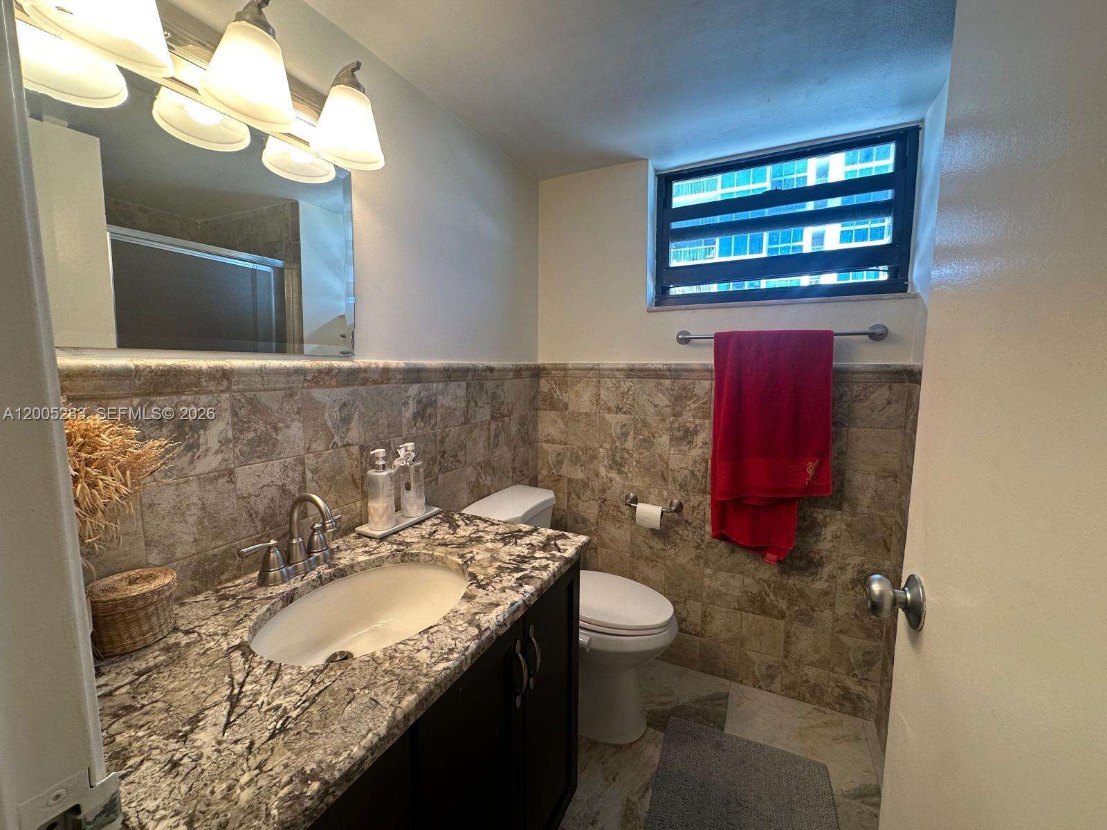 Oceanfront Plaza at 2625 Collins Ave, Miami Beach, FL 33140 - For Rent photo 10