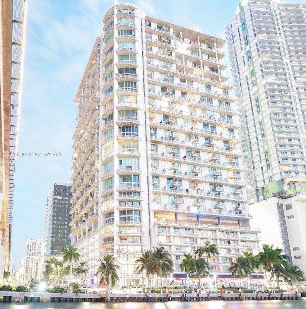 Neo Vertika at 690 1 Ct, Miami, FL 33130 - For Rent photo 2