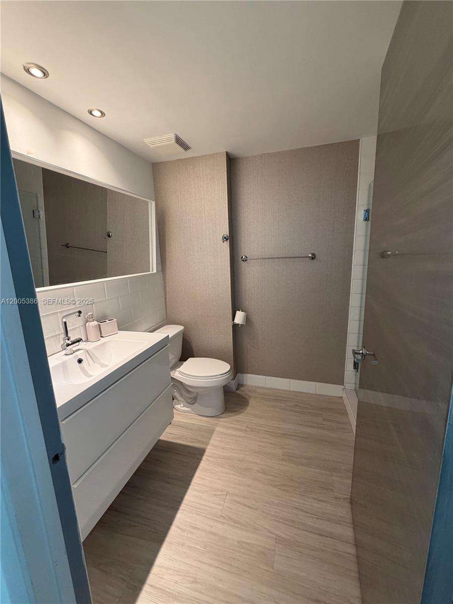 Neo Vertika at 690 1 Ct, Miami, FL 33130 - For Rent photo 12